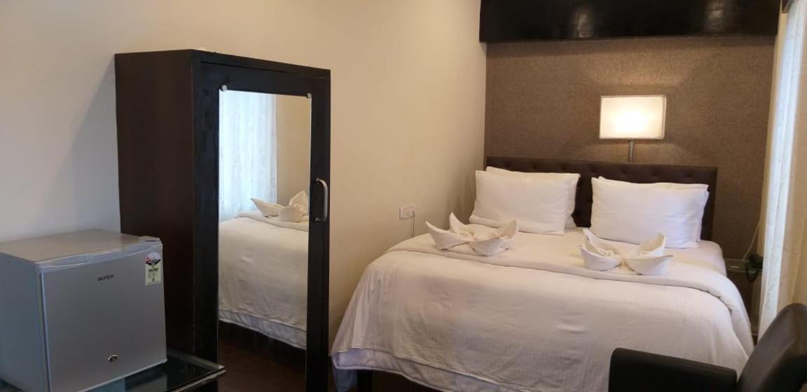 Creek Hotel - Panadzsi Kültér fotó