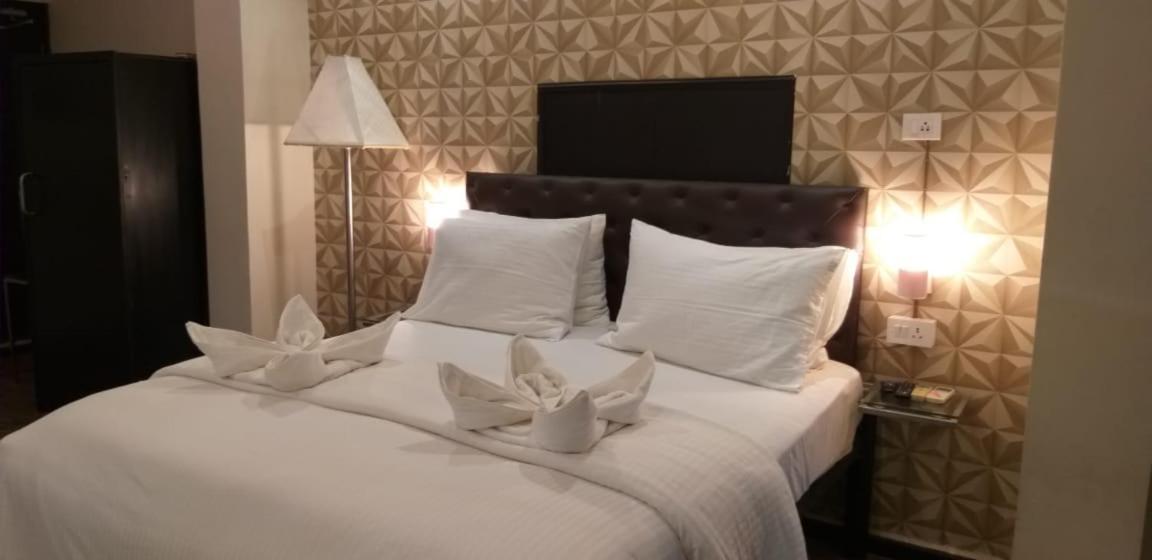 Creek Hotel - Panadzsi Kültér fotó