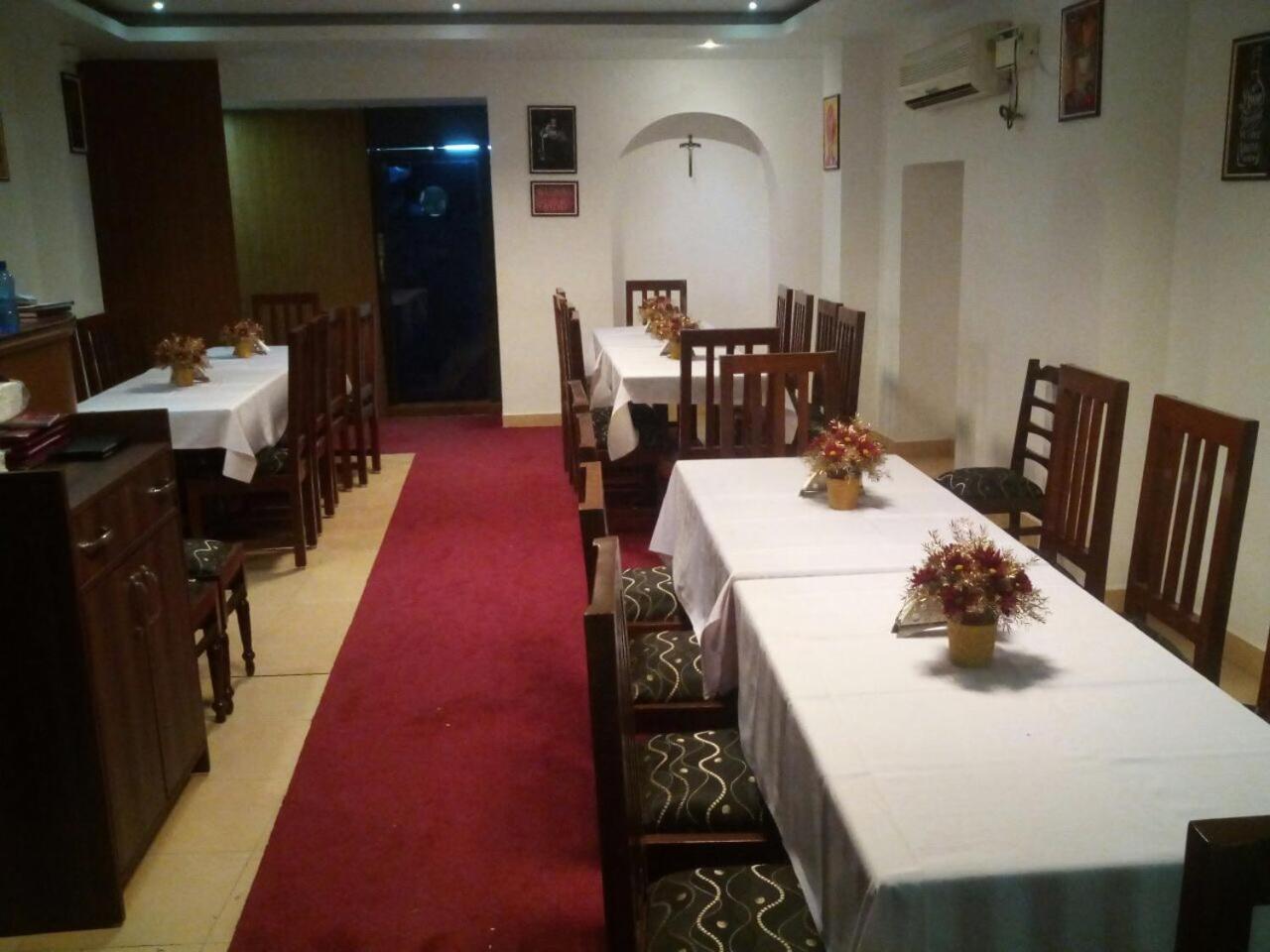 Creek Hotel - Panadzsi Kültér fotó